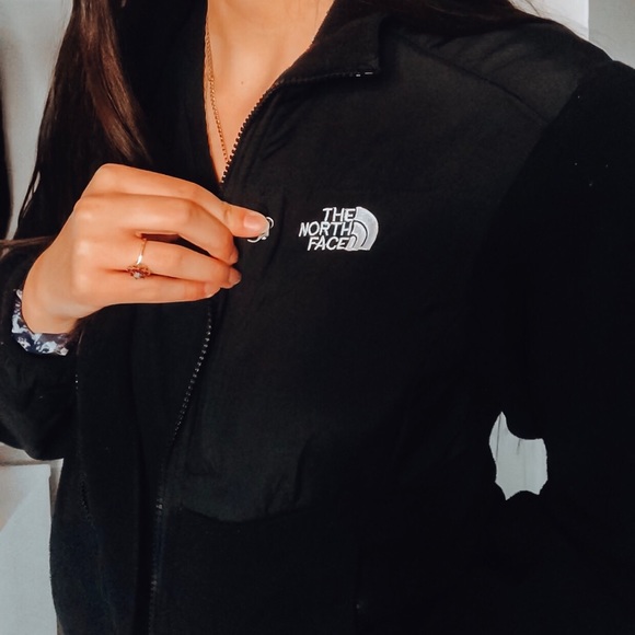 SOLD —————The North Face | Light Classic Jacket - Picture 3 of 3